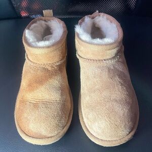 UGG Chestnut Suede Shearling Lined Slip-On Boot Girls 13